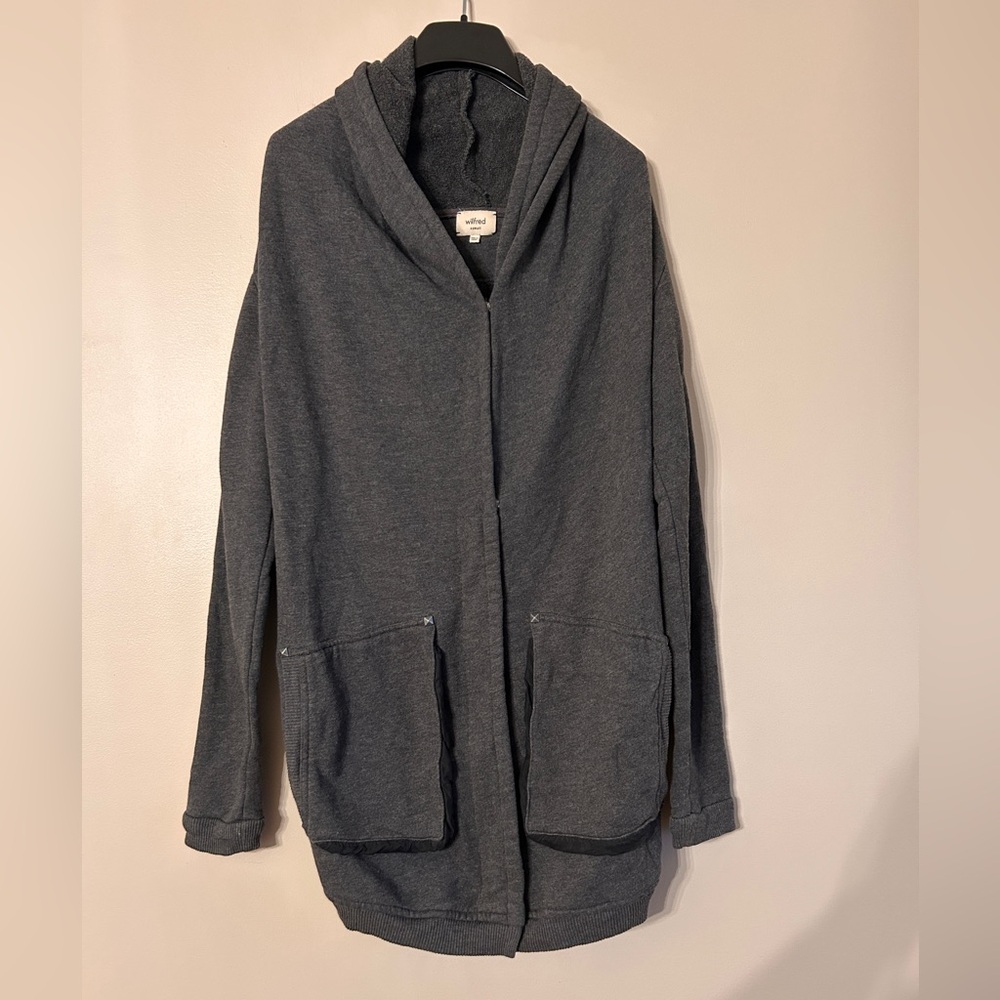 Wilfred Aritzia Charcoal Zip up Sweater